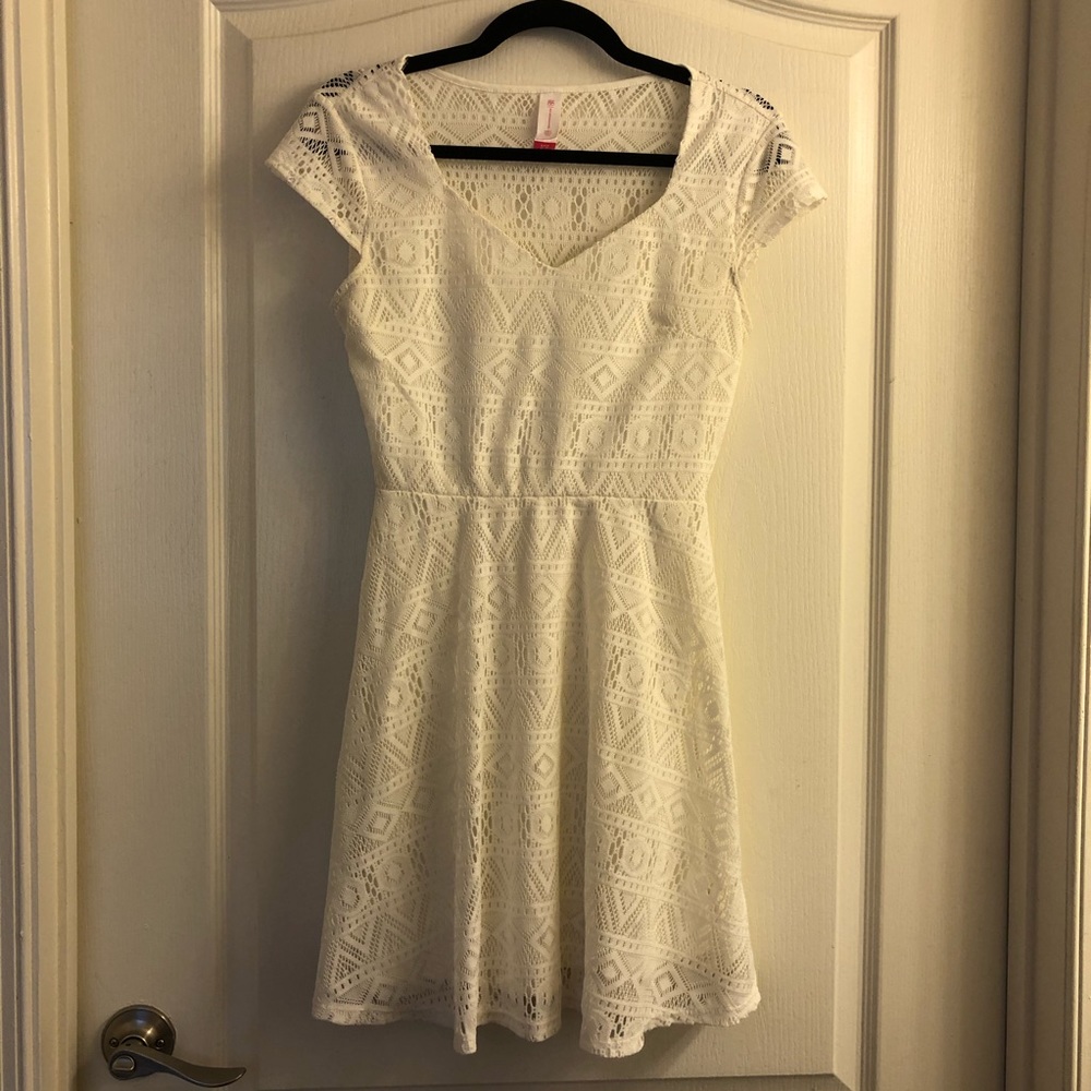 White Lace V neck A line sun dress. Size S